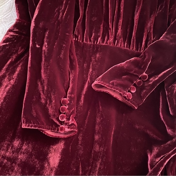 Reformation Dress Evora Velvet Long-Sleeve Keyhole Buttoned Mini Chianti 12 NWT - Picture 3 of 9